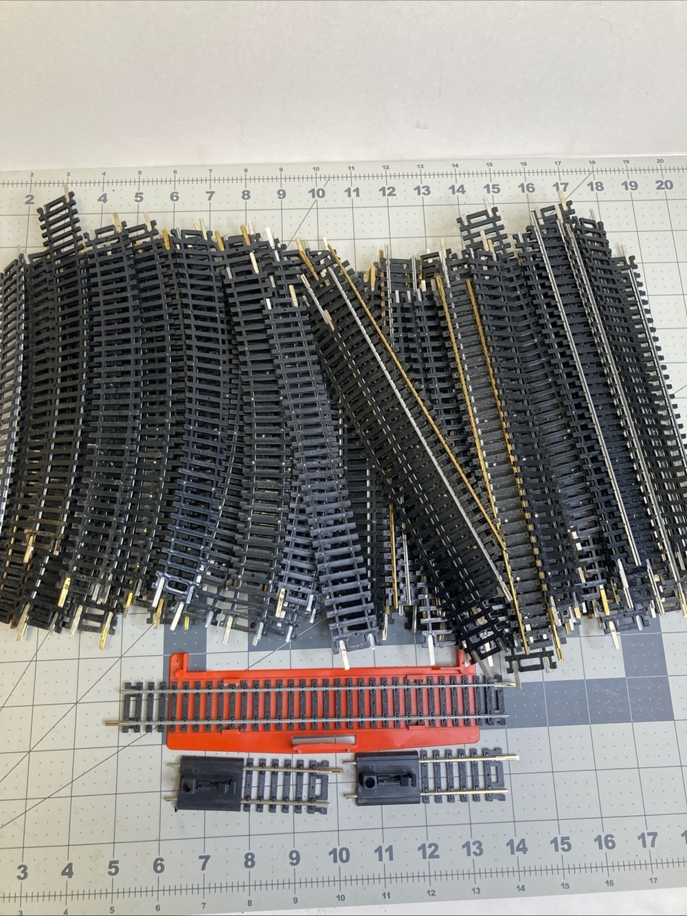 Lot Of 100 HO Gauge Model Railroad Train Track Straight Curve Tyco Bachmann